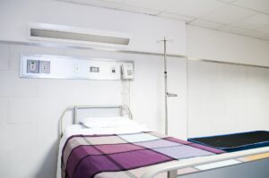 Krankenbett im Krankenhaus