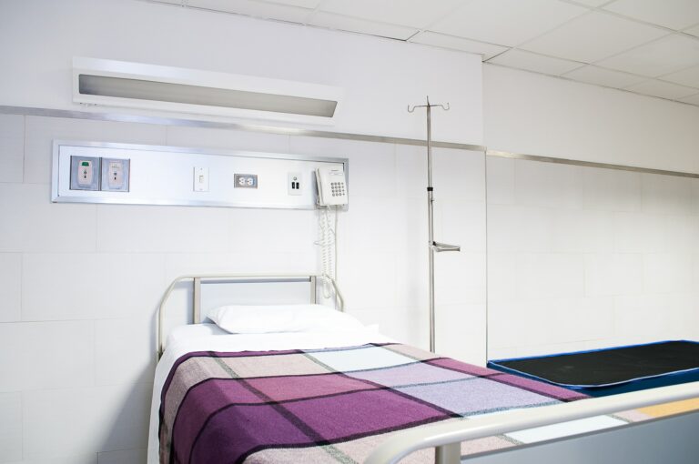 Krankenbett im Krankenhaus